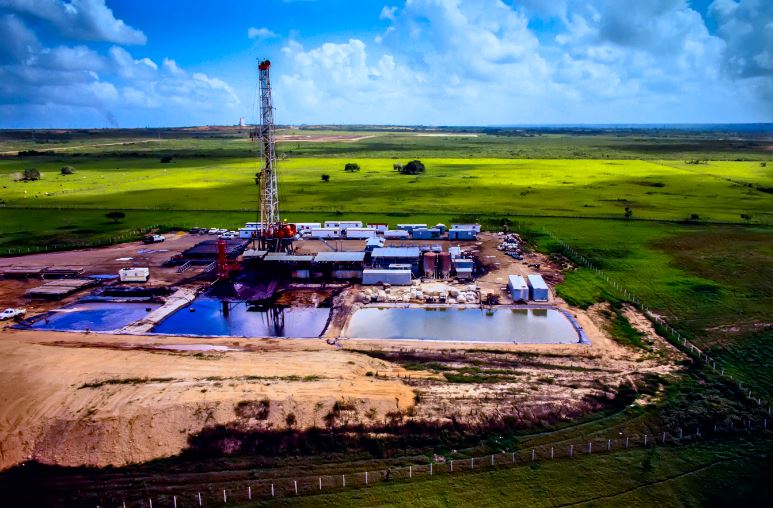 Nonwoven vs. Woven Geotextiles: Which Is Better for Soil Stabilization? 5 Nonwoven vs. Woven Geotextiles: Which Is Better for Soil Stabilization?